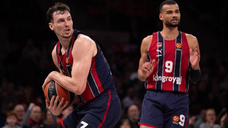 Rodions Kurucs un Timotijs Luvavu-Kabaro Foto: Baskonia/Facebook