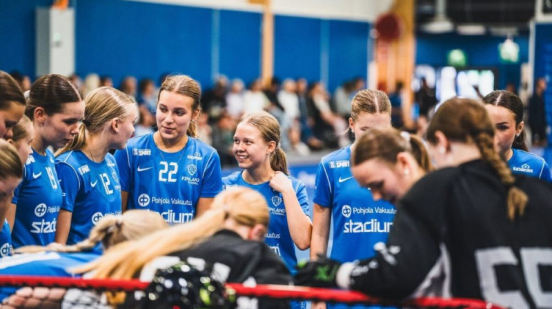 Somijas U19 meiteņu izlase, foto: Roosa Vilkanen/Salibandyliitto