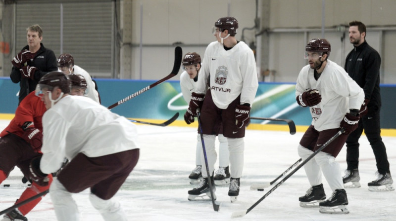 Latvijas izlases treniņš Milānā. Foto: Romāns Kokšarovs/LOK