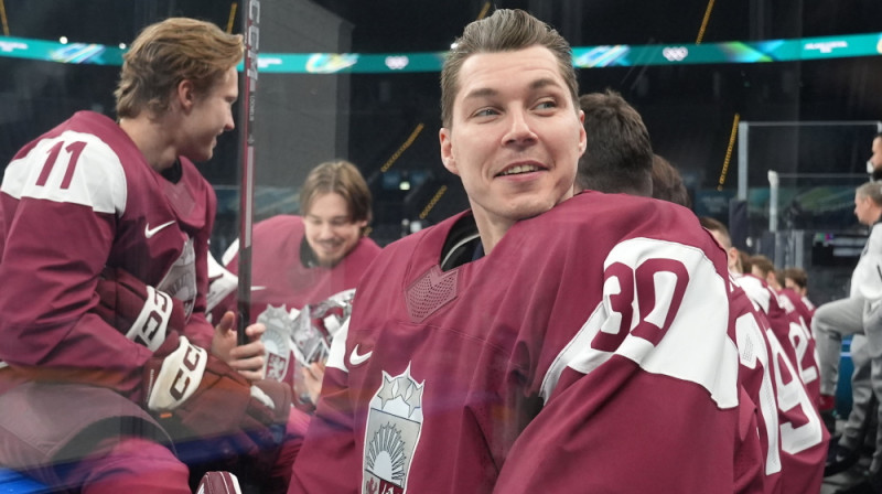 Latvijas hokeja izlases vārtsargs Elvis Merzļikins. Foto: Romans Kokšarovs/LOK