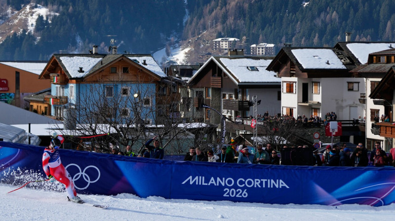 Šveicietis Franjo fon Almens supergiganta finišā Bormio. Foto: Julia Demaree Nikhinson/AP/Scanpix
