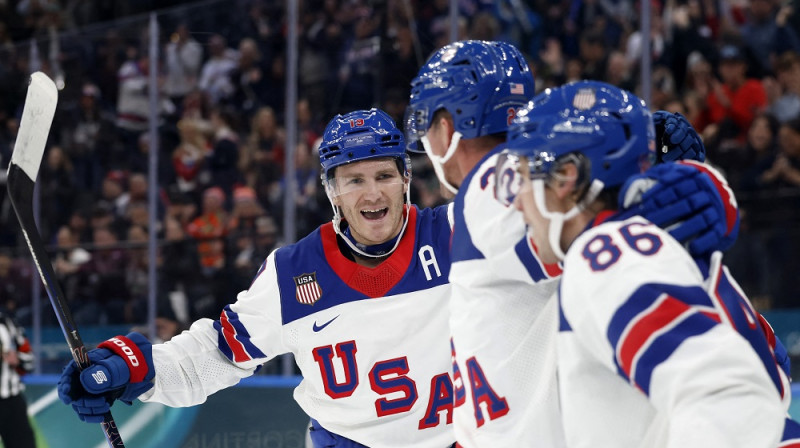 Broks Nelsons, Metjū Tkačaks un Džeks Hjūzs. Foto: Reuters/Scanpix