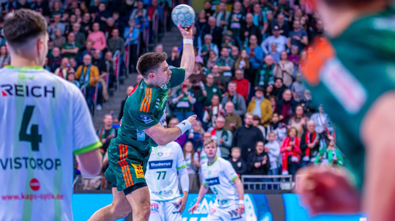 Renārs Uščins uzbrukumā. Foto: Jan Günther/TSV Hannover-Burgdorf/Scanpix