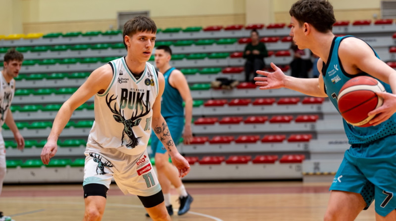 Ralfs Aleksandrovs aizsardzībā. Foto: Christopher Widauski