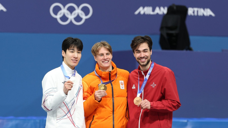 Roberts Krūzbergs ar olimpisko bronzu. Video: Romāns Kokšārovs/LOK