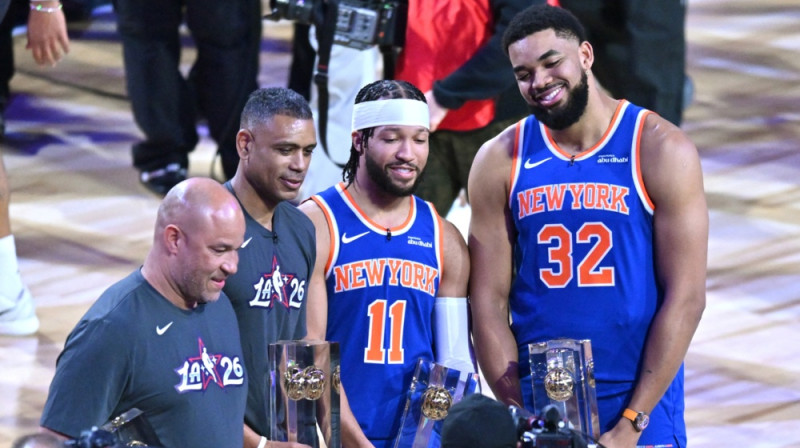 No kreisās: Riks Bransons, Alans Hjūstons, Džeilens Bransons un Karls Entonijs Taunss. Foto: AP/Scanpix