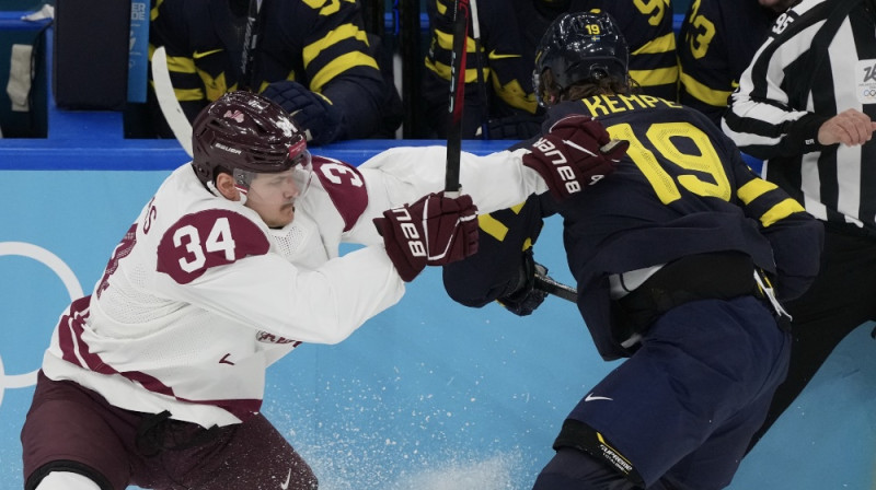 Eduards Tralmaks un Adrians Kempe. Foto: Romāns Kokšarovs/LOK