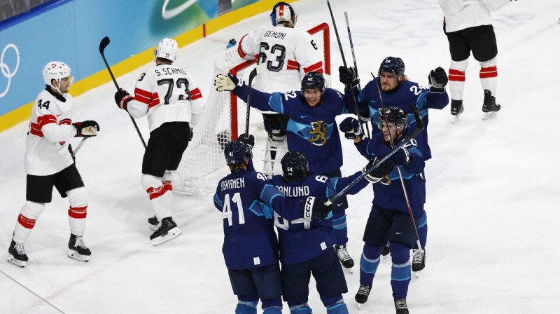 Somu hokejisti pēc neizšķirta panākšanas olimpiskajā ceturtdaļfinālā pret Šveici. Foto: Alessandro Garofalo/Reuters/Scanpix