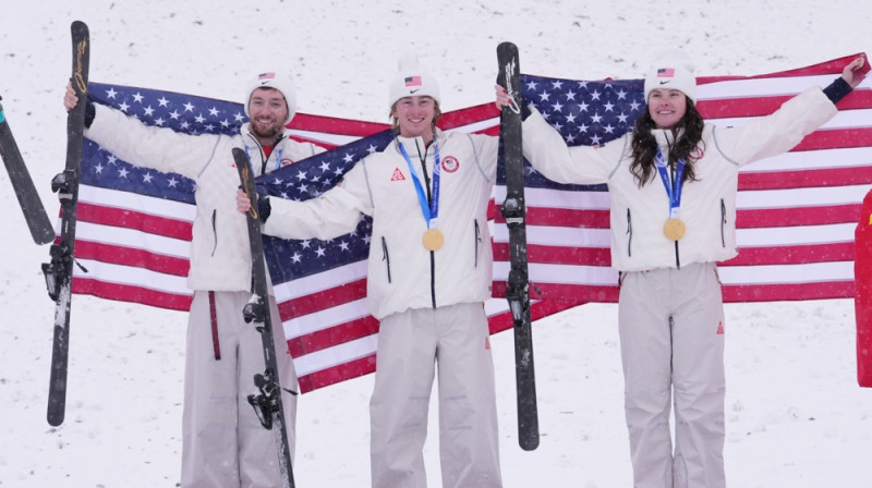 ASV akrobātisko lēcienu komanda. Foto: ZUMAPRESS/Scanpix
