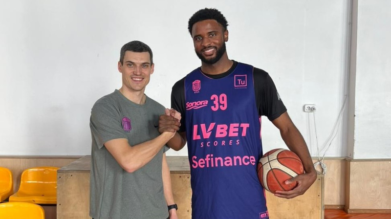 Dāvis Čoders un Kristians Anigve. Foto: Rīgas Zeļļi