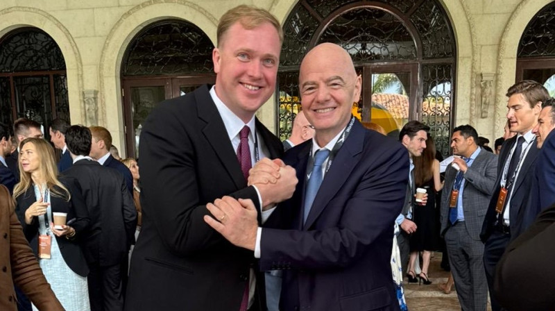 Viktors Valainis un Džanni Infantīno. Foto: x.com/ViktorsValainis