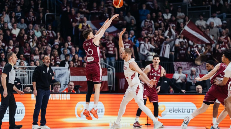 Sito Alonso un Kristers Zoriks 2026. gada 27. februārī. Foto: FIBA