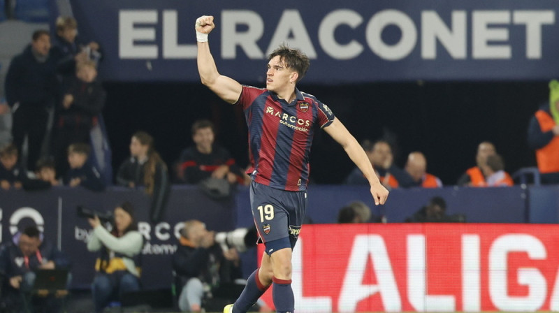 Karloss Espi svin vārtu guvumu "Levante" sastāvā. Foto: EPA/Ana Escobar/Scanpix