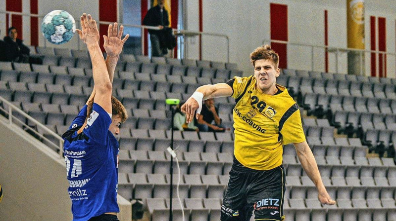 Leonards Valkovskis uzbrukumā. Foto: HSC 2000 Coburg