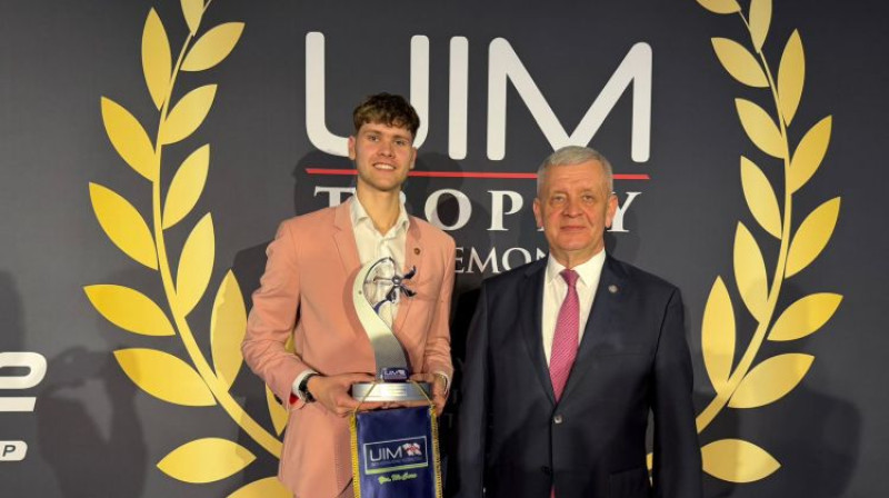 Nils Slakteris. Publicitātes foto