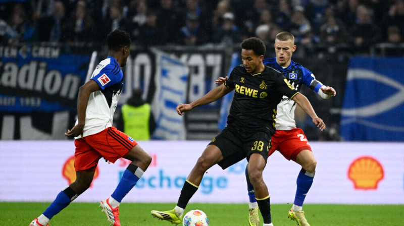 "1. FC Köln" futbolists Jusufa Njangs spēlē pret "Hamburger SV". Foto: Gregor Fischer/dpa.Scanpix