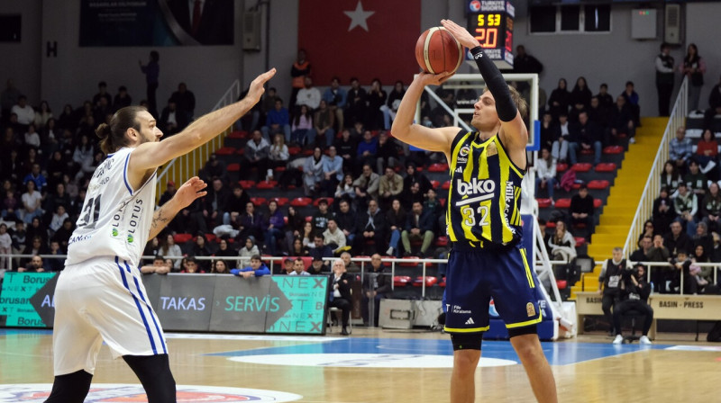 Artūrs Žagars uzbrukumā. Foto: Fenerbahçe Beko