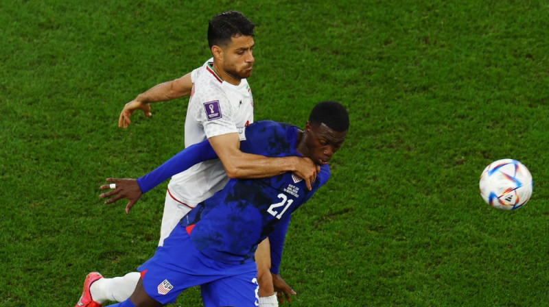 ASV un Irānas spēle 2022. gada Pasaules kausā. Foto: Reuters/Scanpix