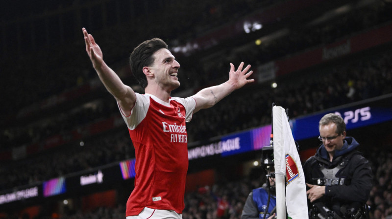 "Arsenal" pussargs Deklans Raiss svin vārtu guvumu UEFA Čempionu līgas spēlē pret "Bayer". Foto: REUTERS/Tony O Brien/Scanpix
