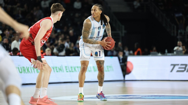 Kails Olmens. Foto: Türk Telekom Basketbol