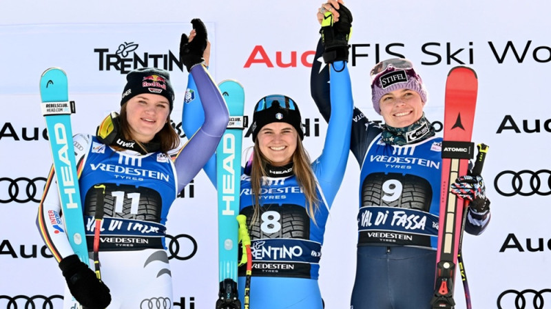 No kreisās: E.Aihere, L.Pirovano, B.Džonsone. Foto: FIS.