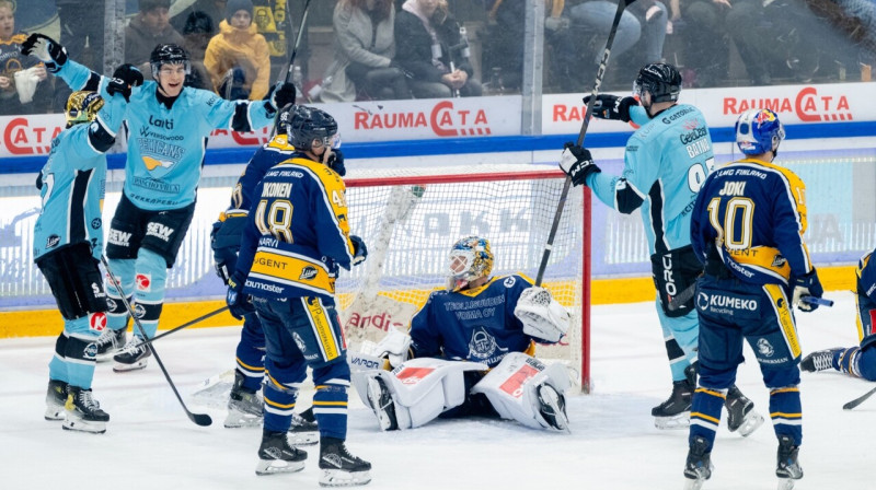 Oskars Batņa pēc vārtu guvuma. Foto: Elmeri Elo/Lahden Pelicans