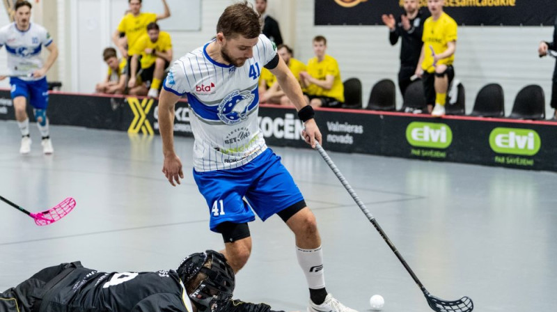 "Lekrings" kapteinis Artūrs Jurševskis nerealizēja soda metienu papildlaikā, taču iemeta izšķirošo pēcspēles "bullīti", foto: Jānis Lārmanis