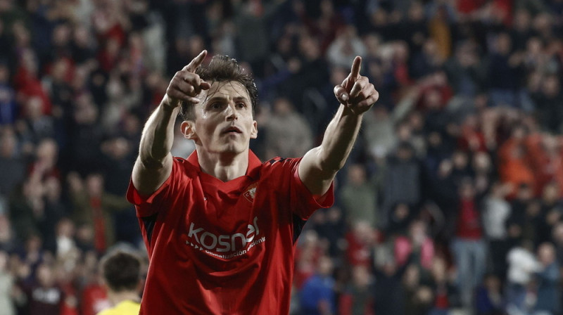 "Osasuna" uzbrucējs Ante Budimirs svin vārtu guvumu. Foto: EPA/JESUS DIGES/Scanpix