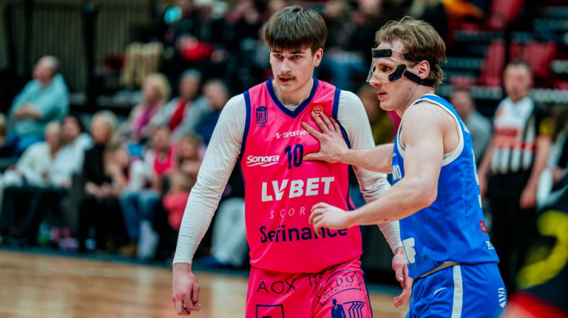 Rolands Šulcs un Severi Kaukiainens. Foto: Rīgas Zeļļi