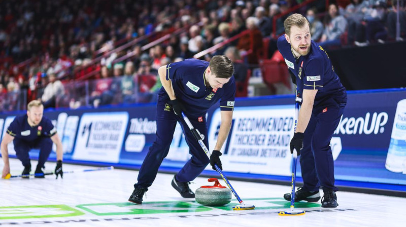 No kreisās: Niklas Edins, Kristofers Sundgrēns, Rasmus Vrana (Zviedrijas izlase)
Foto: World Curling / Jeffrey Au
