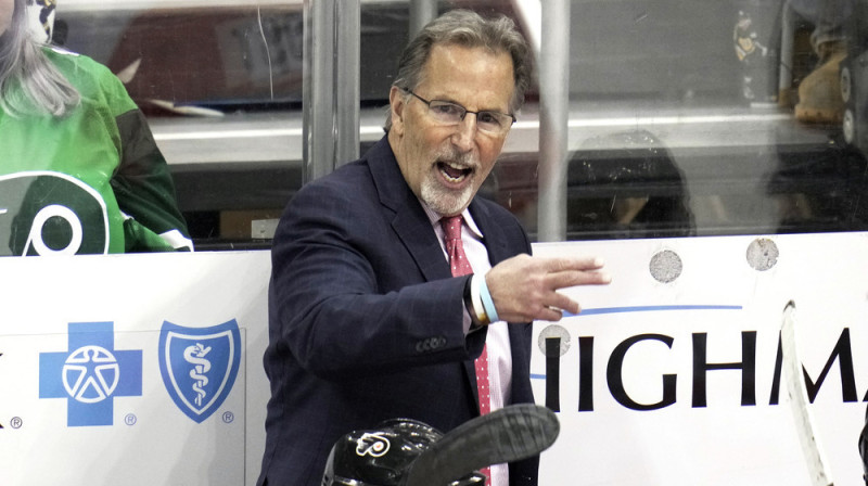Džons Tortorella Filadelfijas "Flyers" galvenā trenera amatā. Foto: AP Photo/Gene J. Puskar/Scanpix