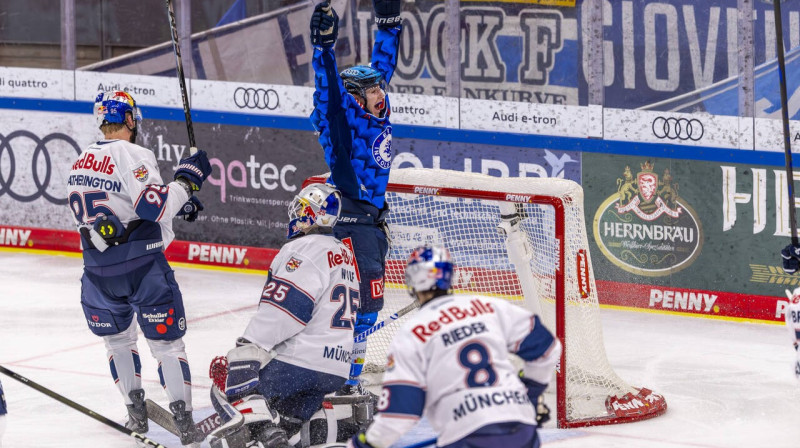 Ingolštates uzbrucējs Filips Krauss pēc vārtu guvuma. Foto: Fotostand/Scanpix