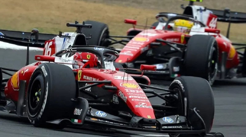 Šarls Leklērs un Lūiss Hamiltons. Foto: Motorsport.com