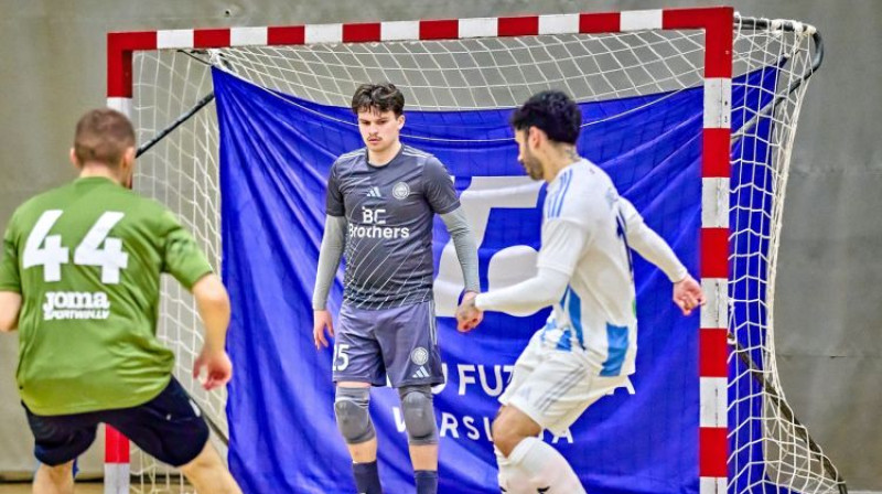 Rainers Mūrnieks (vidū). Foto: Igors Timofejevs/Riga Futsal Club