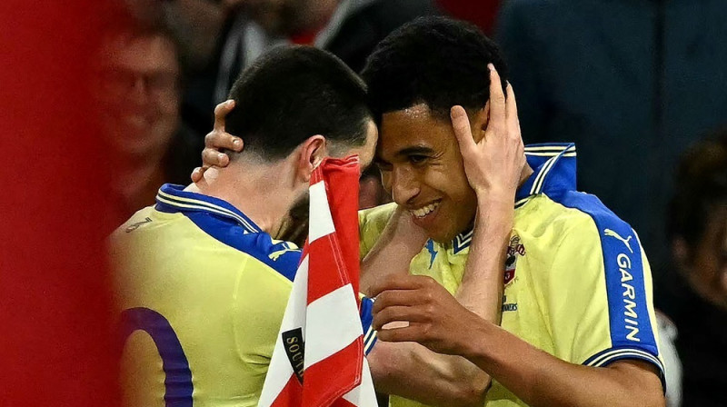 "Southampton" futbolisti svin vārtu guvumu FA kausa pusfinālā pret "Arsenal". Foto: Glyn KIRK / AFP/Scanpix