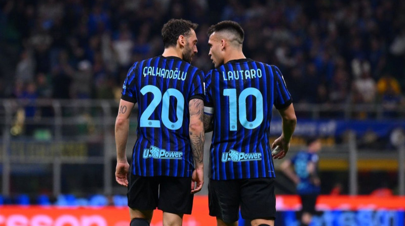 Hākans Čalhanolu un Lautaro Martiness. foto: Inter Milan