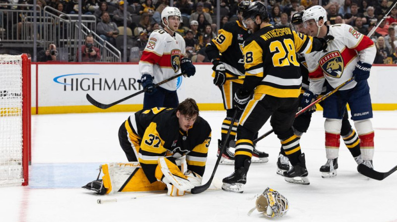 Artūrs Šilovs pazaudē ķiveri. Foto. AP. Scanpix
