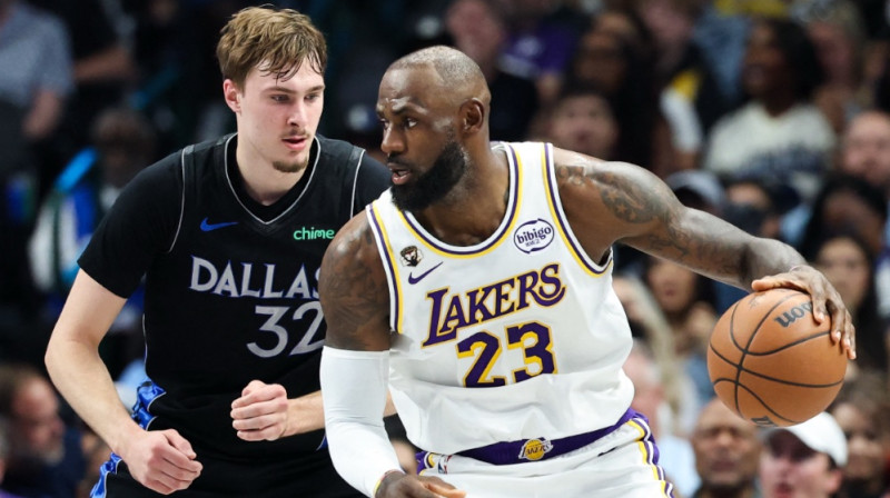 Kūpers Flegs un Lebrons Džeimss. Foto: IMAGN IMAGES via Reuters Connect