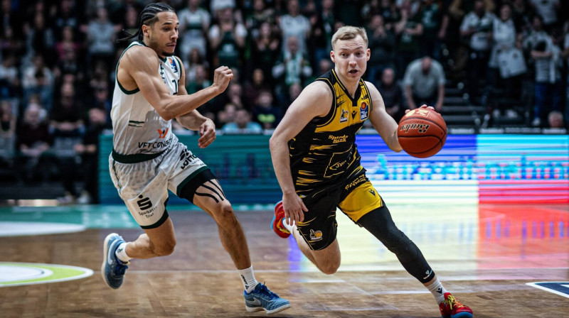 Toms Skuja uzbrukumā Trīrē. Foto: Alexander Neis/Eibner-Pressefoto/Scanpix