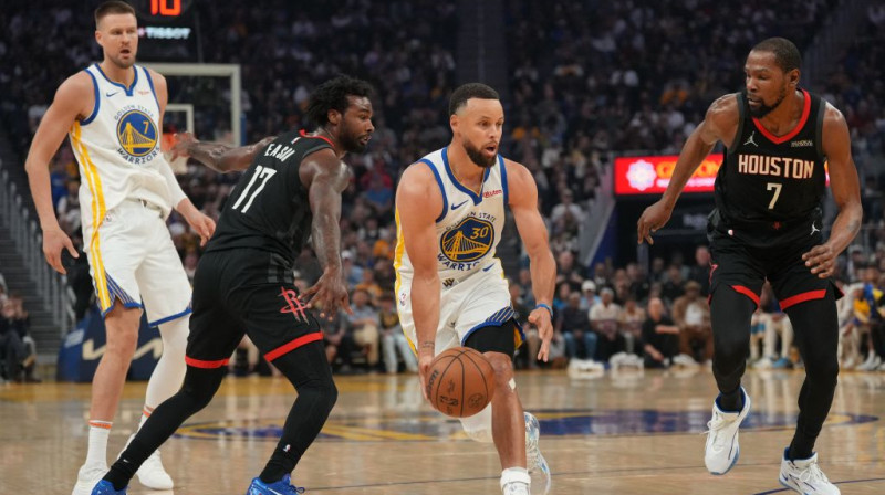 Kristaps Porziņģis, Stefens Karijs un Kevins Durents. Foto. AP. Scanpix