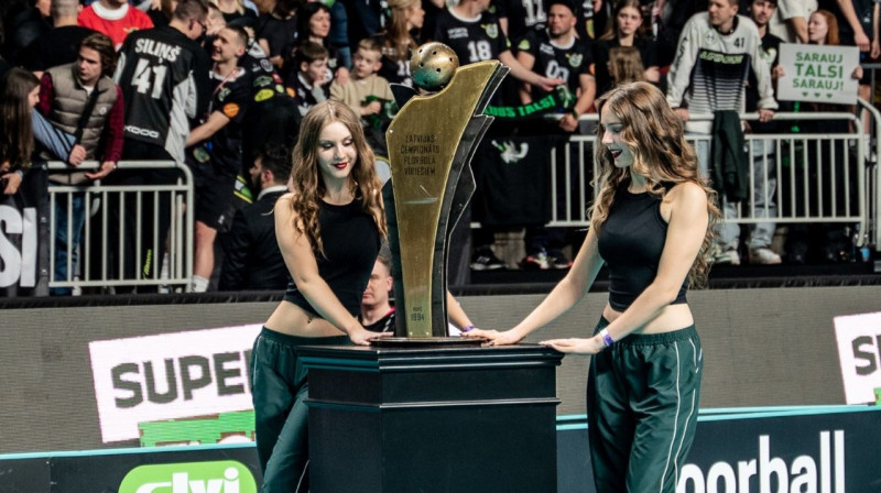 Elvi florbola līgas čempionu kauss. Foto: LFS