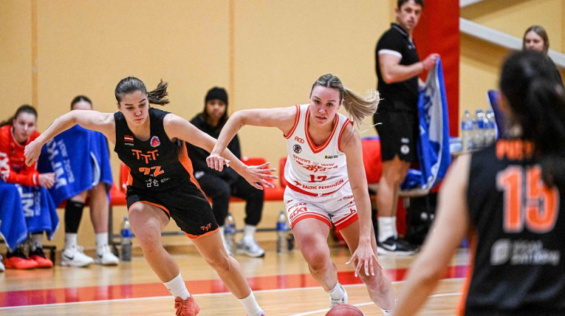 Enija Ķīvīte un Gabija Meškonīte 2026. gada 22. februārī. Foto: Open Smart Way MLKL