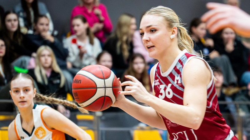 Paula Cirša un Ksenija Petrova. Foto: Margarita Vigule