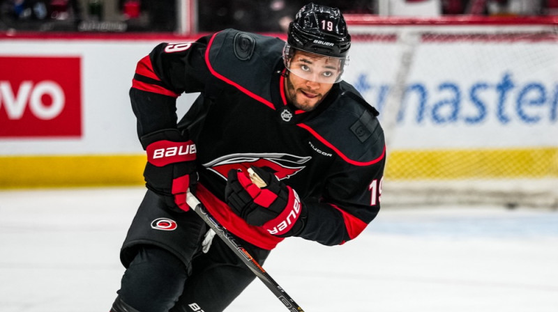 "Hurricanes" aizsargs K'Andrē Millers. Foto: Carolina Hurricanes﻿