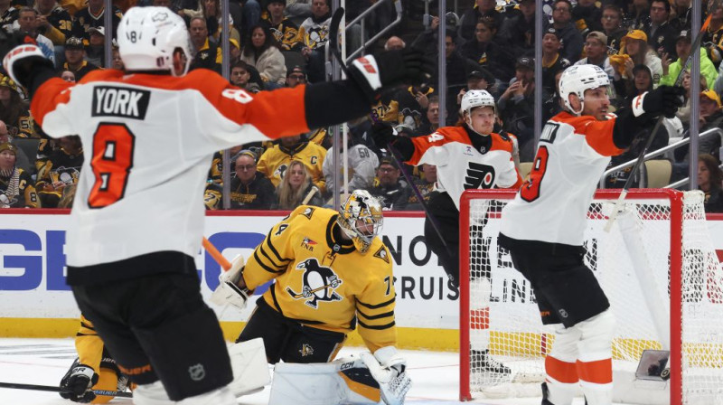 Stjuarts Skiners kapitulē pret Filadelfiju. Foto. AP. Scanpix