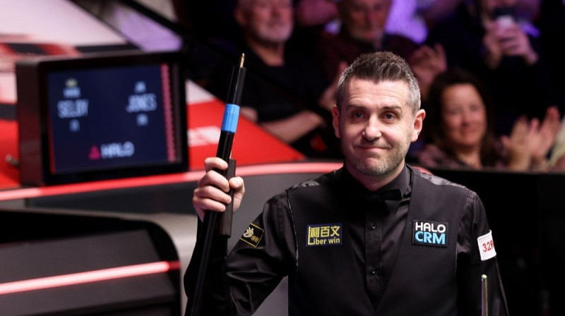 Marks Selbijs pēc uzvaras pasaules čempionāta pirmās kārtas spēlē pret Džeku Džonsu. Foto: Darren Staples / AFP/Scanpix