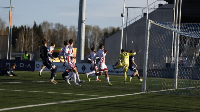 FK "Liepāja" futbolisti spēlē pret SK "Super Nova". Foto: Rūta Grīnberga