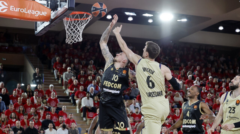 Monako kluba centrs Daniels Taiss uzbrukumā cīņā pret Barselonu. Foto: Sebastien Nogier/EPA/Scanpix