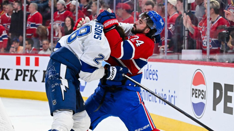 Zemgus Girgensons kautiņā. Foto. AP. Scanpix