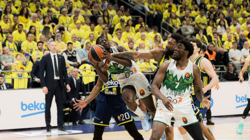 Silvēns Fransisko ar bumbu. Foto: Zalgiris.lt